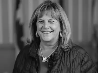 Photo of Councillor Debbie Mitzner